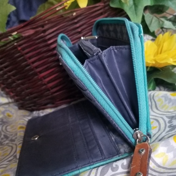 Franco Sarto Genuine leather clutch - Picture 6 of 6